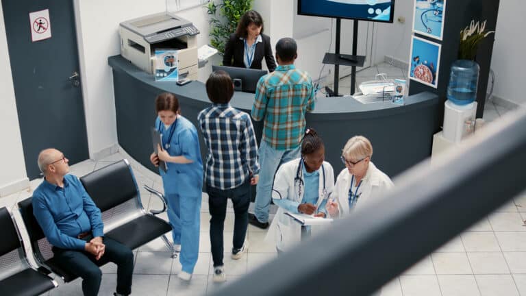 Lire la suite à propos de l’article Borne d’admission en établissement de santé : une solution stratégique pour optimiser l’accueil des patients
