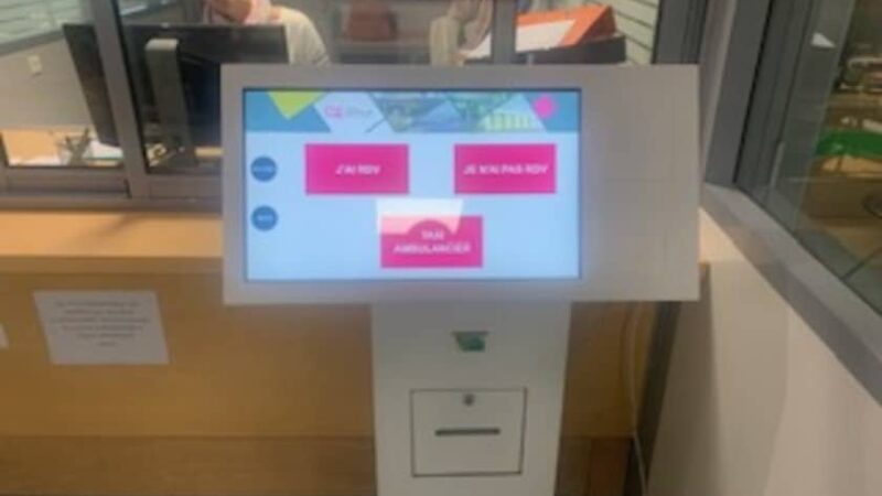 Borne de gestion de flux patient à l'hôpital