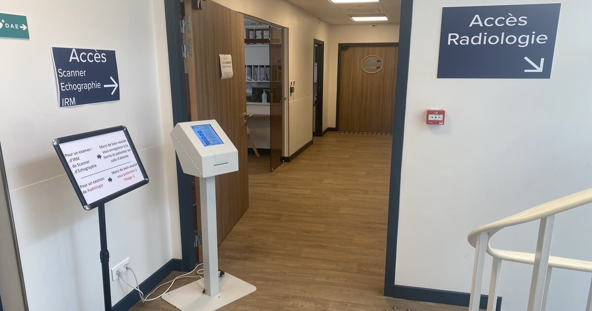 Borne de gestion de file d'attente RISF Imagerie Ile de France