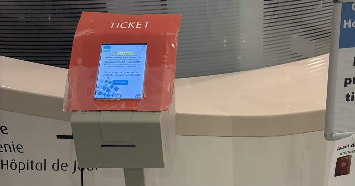 Borne de gestion de file d'attente au PSSL.